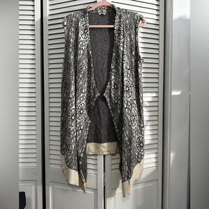 Ecote Black and Cream Patterned Knit